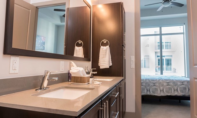 Center City West Apartment | 2 Bedroom Fully Furnished Apartment in heart of the city