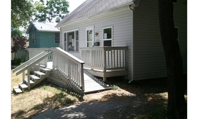 Alton House | 2 Bedroom Furnished Home Away From Home