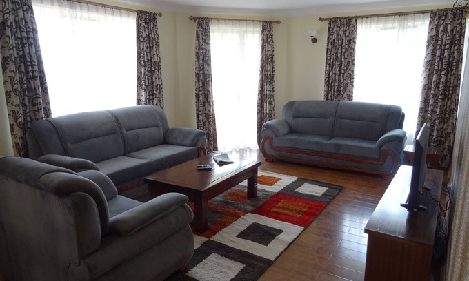 Thompson Estate Apartment | 2 bedroom furnished Penthouse apartment