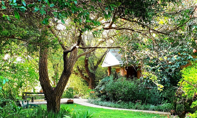 Arusha Cottage | 2 BEDROOM GARDEN COTTAGE ON WILDLIFE ESTATE