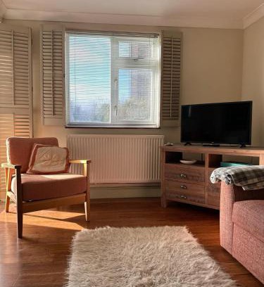 Littlehampton Apartment | 2 Bedroom Ground Floor Flat East Preston 2 Min Walk To Beach