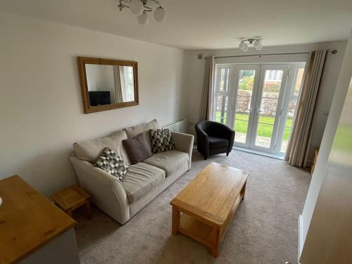Hartwell Apartment | 2 Bedroom Ground Floor Flat