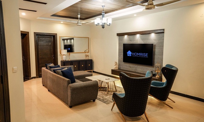 Rawalpindi House | 2 Bedroom Ground Unit w/Home Office by Homrise