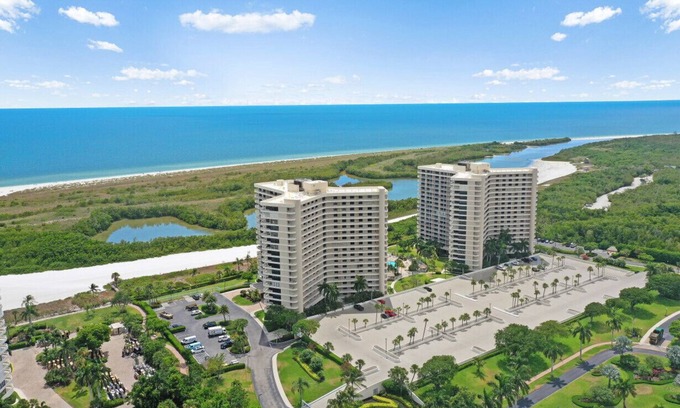 Marco Island Condo | 2-Bedroom Gulf Front - South Seas Tower 3 #1809