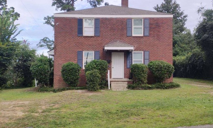 Columbia Apartment | 2 Bedroom Historic Apartment Near Downtown Columbia, Walkable, Parkside Living