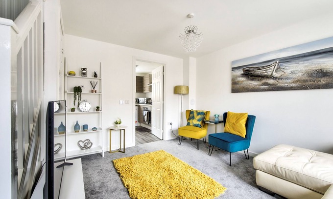Bonnybridge House | 2-Bedroom Holiday Home With Private Garden & Parking