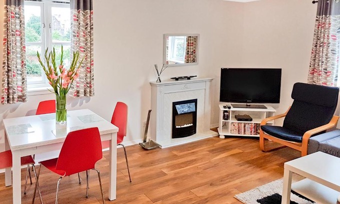 Gifford Apartment | 2 bedroom Holyrood flat