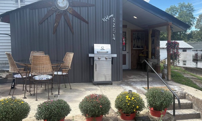 Camptown House | 2-bedroom home. Very spacious with creek access and fire pit. Close to game land