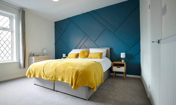Great Harwood House | 2 Bedroom House- Contractors - Families - Sleeps 4