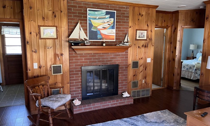 Rye House | 2 Bedroom House in Clear View of Jenness Beach.