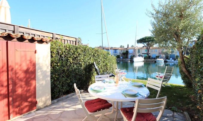 Port Grimaud House | 2 bedroom house in Port Grimaud - canal view, 15m-mooring, WIFI