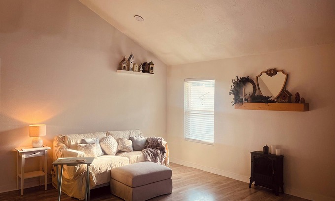 Spring House | 2-bedroom house in perfect Spring with AC, WiFi/18min IAH airport/TheWoodlands