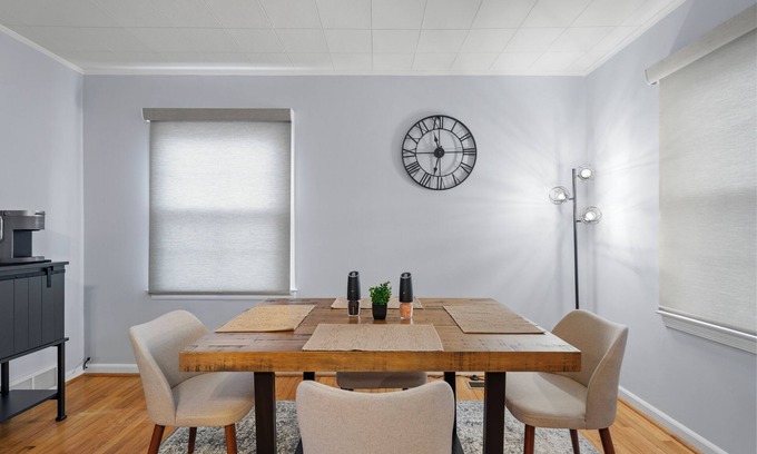 Royal Oak House | 2-bedroom house in Royal Oak .71 miles from hospital, Savings on monthly price