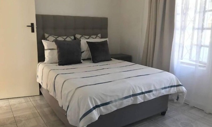 Meer En See House | 2 Bedroom House in Meer En See South Africa