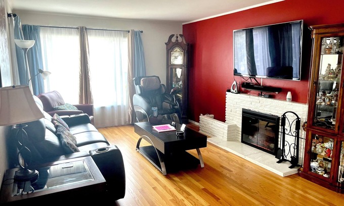 Westlake House | 2 Bedroom House near SFSU w/kitchen and free parking