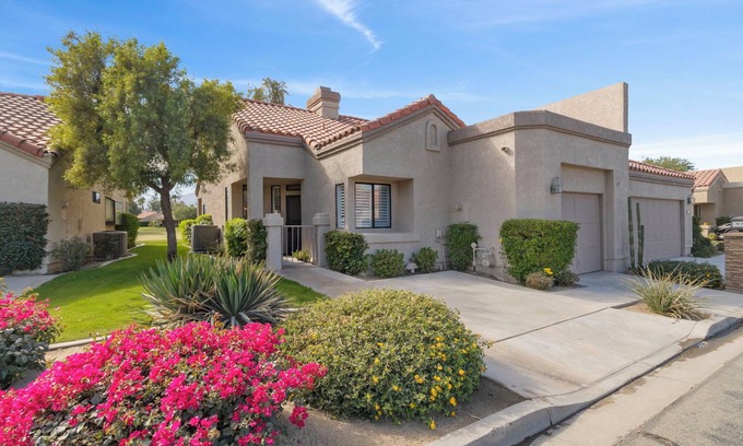 Palm Desert House | 2-bedroom house on golf course second fairway with WiFi and AC in Palm Desert