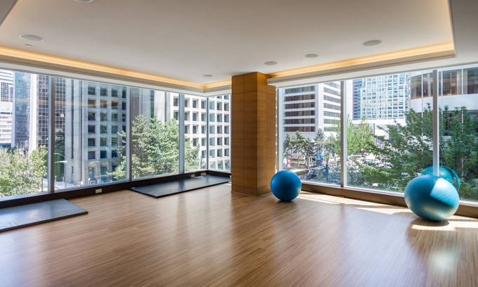Coal Harbour Apartment | 2 bedroom in the Shangri-la hotel