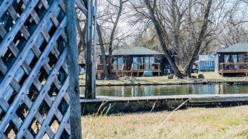 Harwood House | 2-bedroom Lake Front Cottage in Harwood ON #3