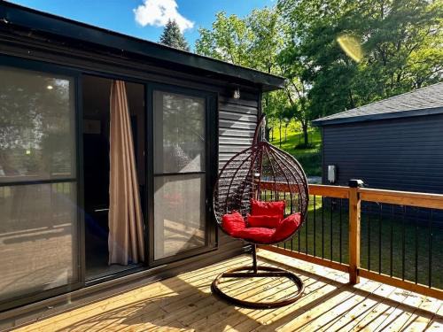 Harwood House | 2-bedroom Lake Front Cottage in Harwood ON #6