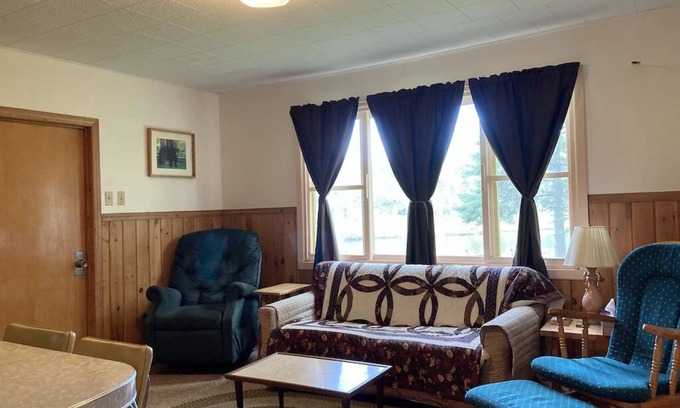 Hayward Cabin | 2 Bedroom Lakeside Cabin-Family Fishing Resort-Hayward WI-Chippewa Flowage