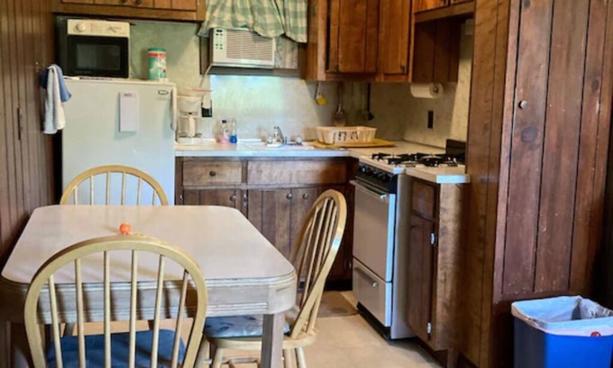 Hayward Cabin | 2 Bedroom Lakeside Cabin-Family Fishing Resort-Hayward WI-Chippewa Flowage
