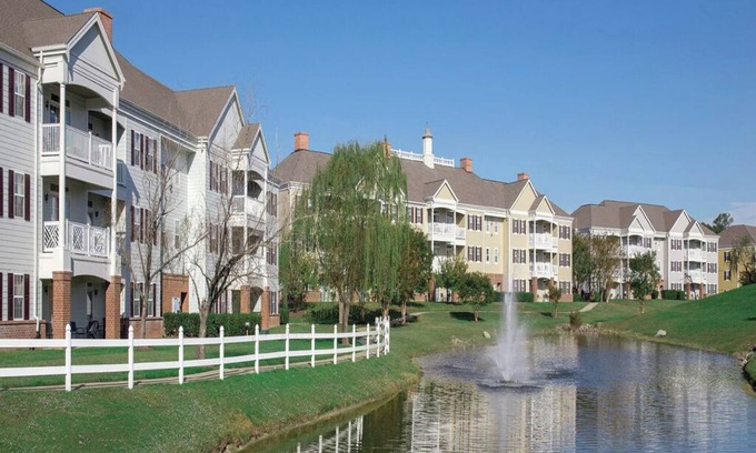 Williamsburg Condo | 2 Bedroom Lockoff Unit, 2 LR, 2 Kitchens, in WIlliamsburg at Governors Green!