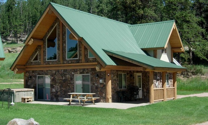 Hill City Cabin | 2 Bedroom Log Cabin Located in Heart of Black Hills
