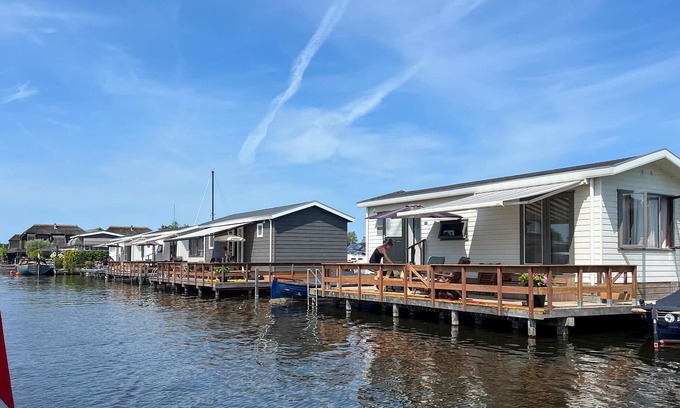 Municipality of Stichtse Vecht House | 2 bedroom lovely home in Breukelen