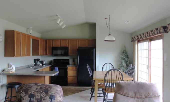 Eagle River Condo | 2 bedroom Lynx Lake condo in Eagle River WI