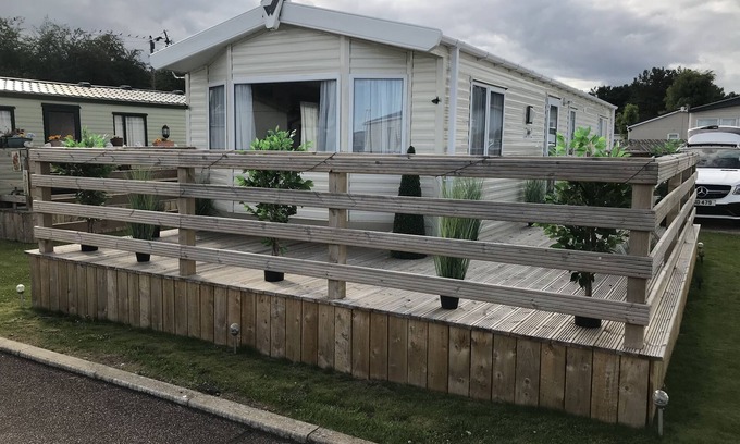 Cupar House | 2 bedroom modern caravan in Ladybank, 20 minutes to St Andrews