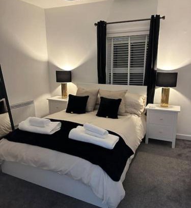 Romsey Apartment | 2 bedroom modern flat in Romsey