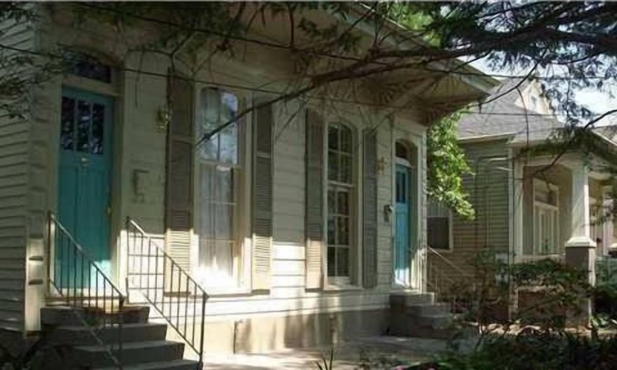 Carrollton Apartment | 2 Bedroom Multi family 378385 by Houzlet