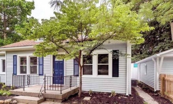 Meridian-Kessler House | 2 bedroom near Broadripple. 15 minutes from Downtown