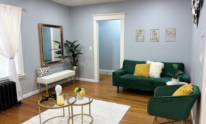 Springfield House | 2 Bedroom-near Hospitals, Six Flag, Big E