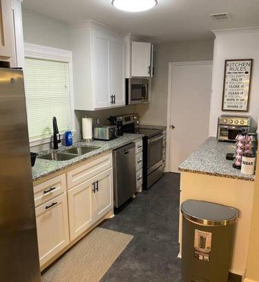 Pine Bluff House | 2-Bedroom Near Hospital and Casino