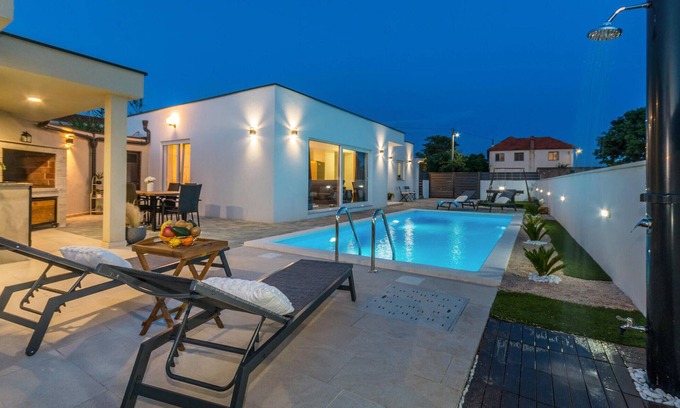 Drage House | 2 bedroom nice home in Drage, Pakostane