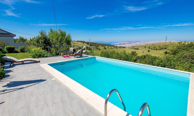 Vratarusa House | 2 bedroom nice home in Senj