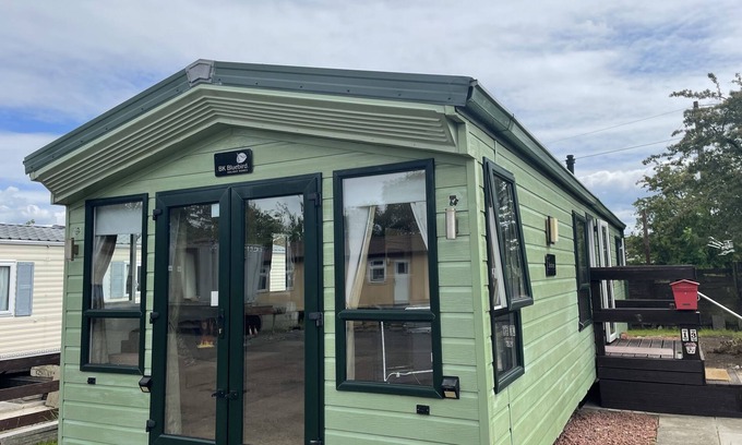 Glasgow House | 2-Bedroom Parkhome Uddingston