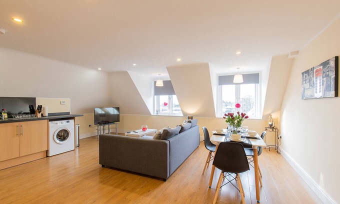 Hoddesdon Apartment | 2-bedroom Penthouse, Clockhouse, Hoddesdon