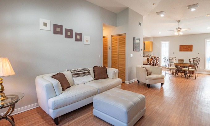 Wellington Apartment | 2 Bedroom, Perfect Wellington Private Retreat Near Palm Beach