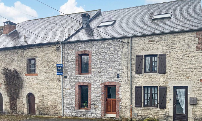 Treignes House | 2 bedroom pet friendly home in Treignes