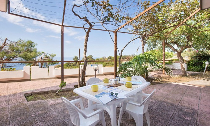 Joppolo House | 2 bedroom pet friendly home in Joppolo