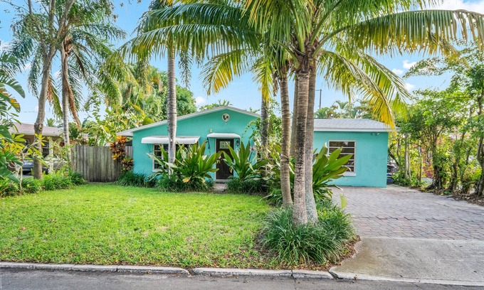 Southwest House | 2 bedroom pool home off I95
