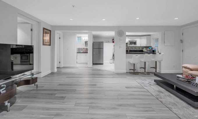 Hastings House | 2 Bedroom private basement suite.Newly renovated.