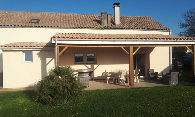 Etaules House | 2 Bedroom Private vacation home in Ã‰taules