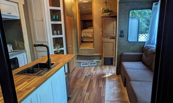 Regional District of Nanaimo House | 2-bedroom RV in beautiful Bowser with WiFi, AC