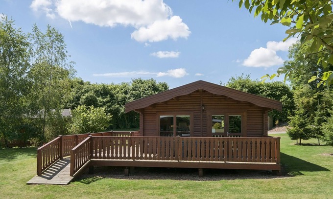 Winchester House | 2 Bedroom, Scandinavian Log Cabin, Winchester
