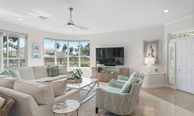 Central Naples Condo | 2-bedroom/Single story Naples condo in the private community of Kensington
