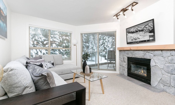 Upper Village Condo | 2 Bedroom, Ski In Out, Heated Pool & 3 Hot Tubs at The Aspens!