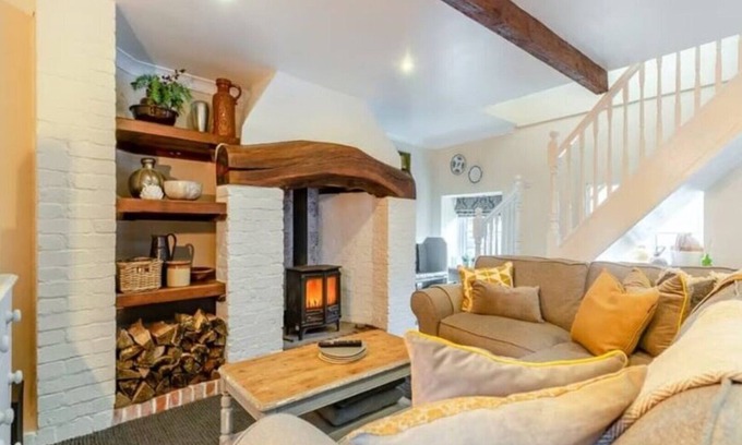 Roch Cottage | 2 bedroom sleeps 5 dog-friendly coastal cottage. 5 Star comfort, character and location.